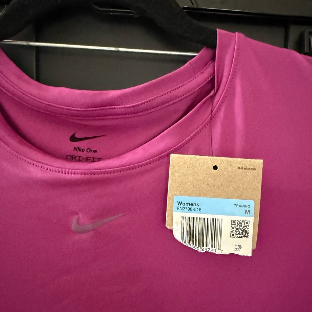 Nike size medium workout shirt